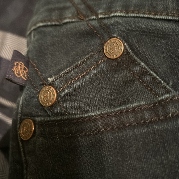ROCK & REPUBLIC DARK WASH JEANS - Picture 6 of 8